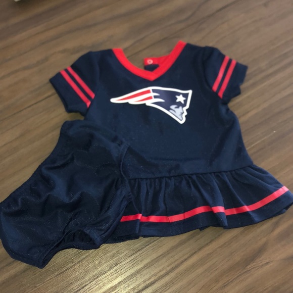 Baby girl New England Patriots Outfit - Picture 2 of 4